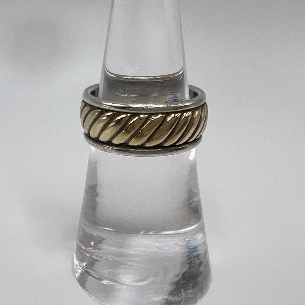 RETIRED James Avery fluted ring with 14k gold. Size 6.